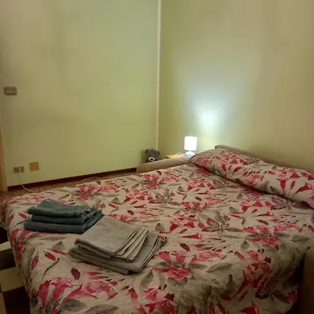 Accommodatie bij particulieren Arrivore - Ampia Privata Con Balcone , In Panoramico Condiviso Con Host - Bagno In Comune - Private Car Park *
