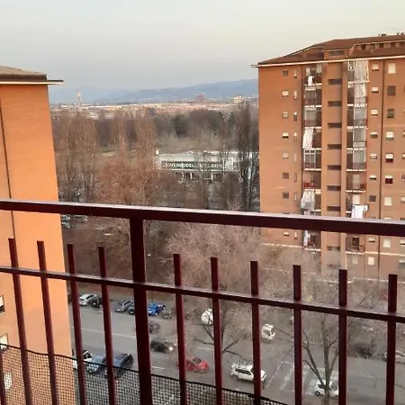 Arrivore - Ampia Privata Con Balcone , In Panoramico Condiviso Con Host - Bagno In Comune - Private Car Park
